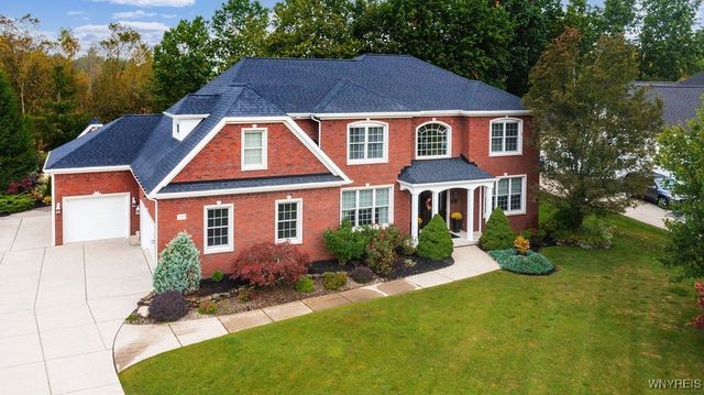 81 Hidden Oaks Court, Grand Island, NY 14072