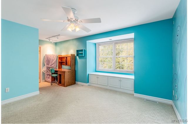 81 Hidden Oaks Court, Grand Island, NY 14072