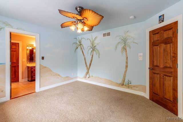 81 Hidden Oaks Court, Grand Island, NY 14072