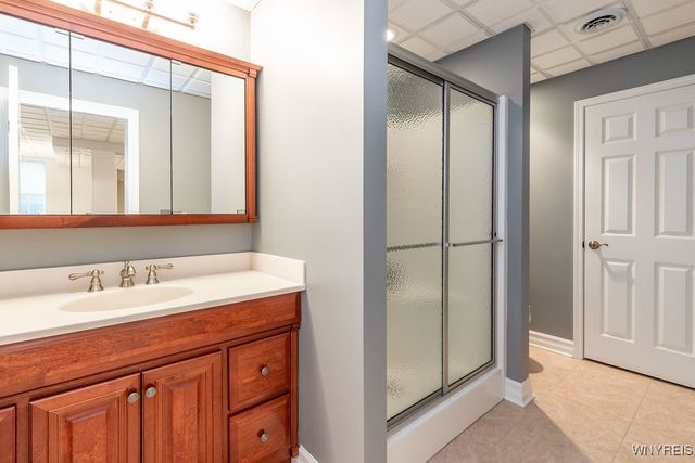 81 Hidden Oaks Court, Grand Island, NY 14072