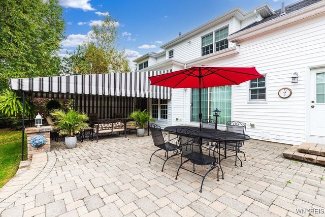 81 Hidden Oaks Court, Grand Island, NY 14072