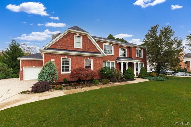 81 Hidden Oaks Court, Grand Island, NY 14072