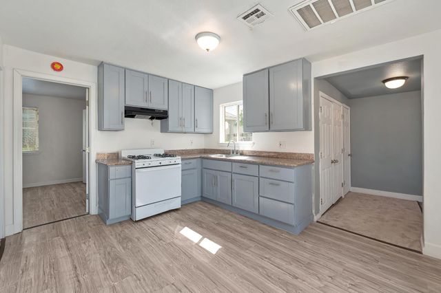 2664 Forrest Street, Sacramento, CA 95815