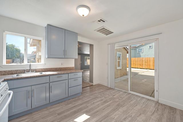 2664 Forrest Street, Sacramento, CA 95815