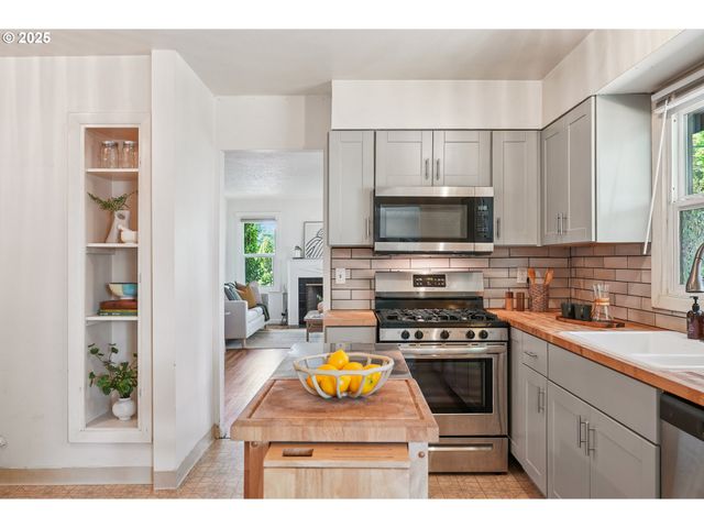 4433 Ne 65TH Ave, Portland, OR 97218