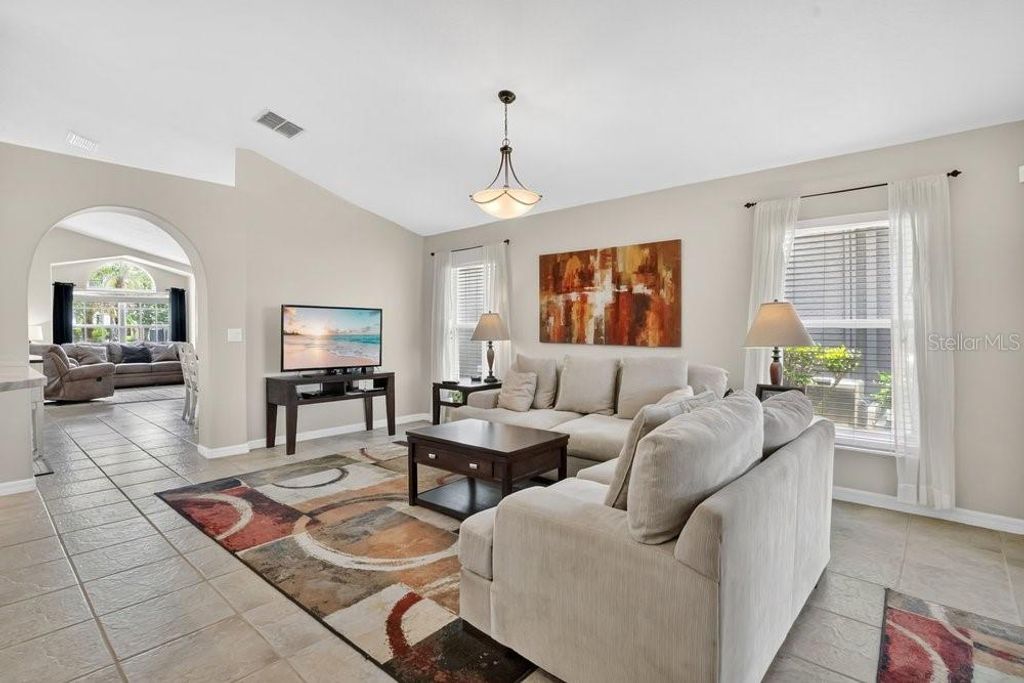 Image 11 of property listing at 9506 PECKY CYPRESS WAY, Orlando, FL 32836
