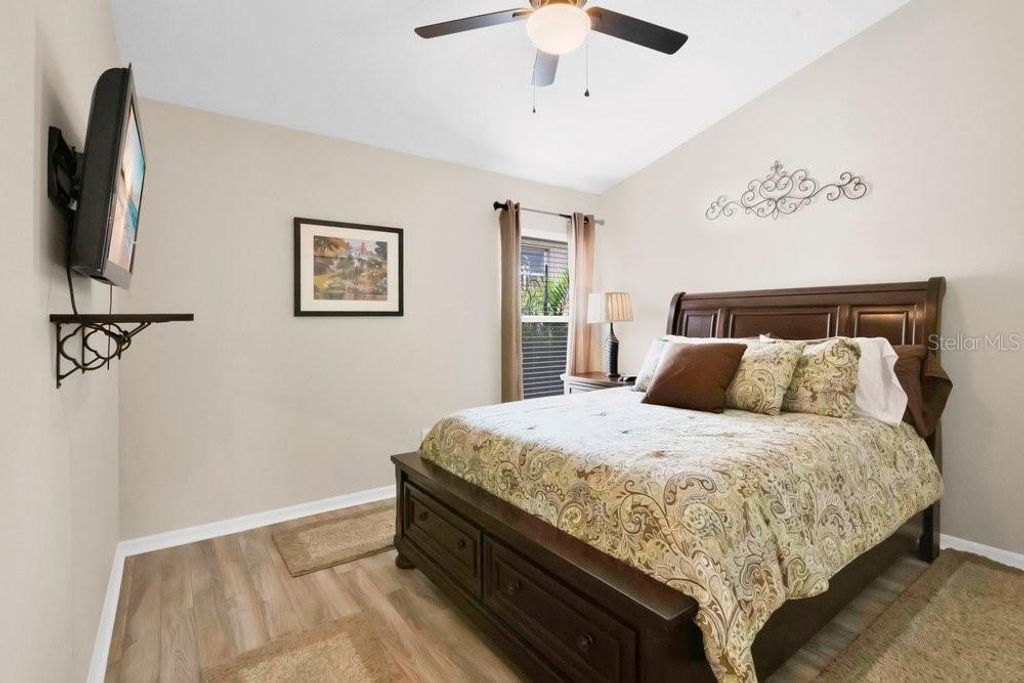 Image 16 of property listing at 9506 PECKY CYPRESS WAY, Orlando, FL 32836