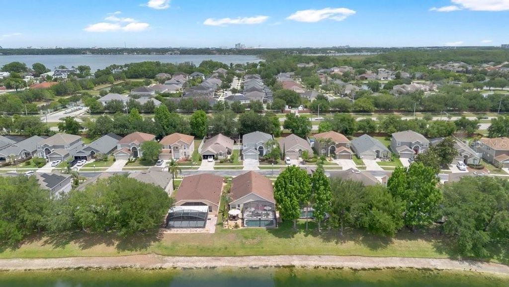Image 40 of property listing at 9506 PECKY CYPRESS WAY, Orlando, FL 32836