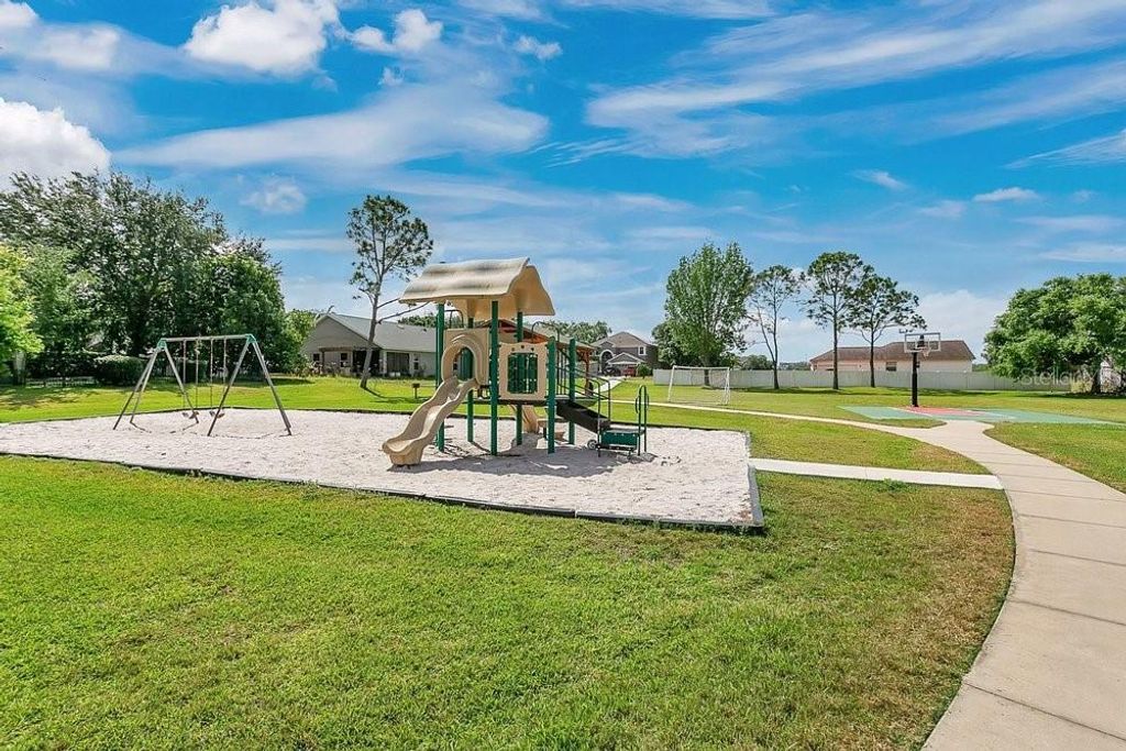 Image 46 of property listing at 9506 PECKY CYPRESS WAY, Orlando, FL 32836
