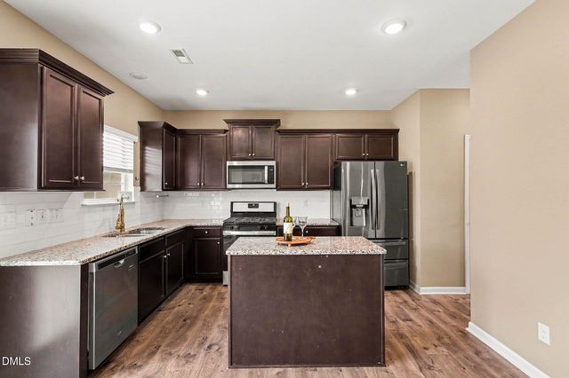 480 N Great White Way, Clayton, NC 27527
