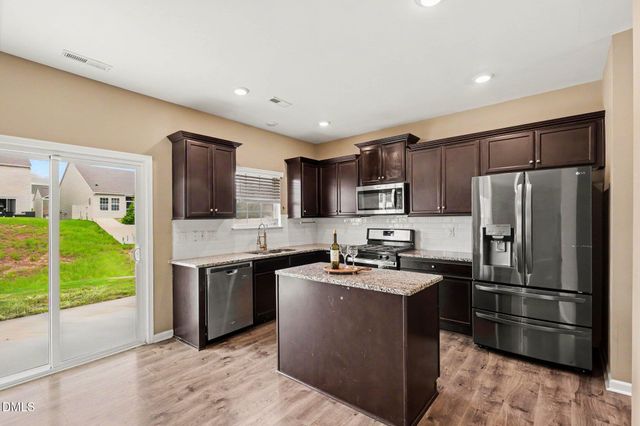 480 N Great White Way, Clayton, NC 27527
