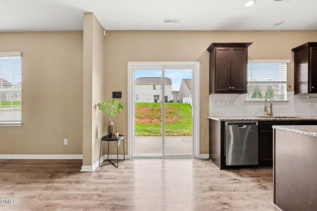480 N Great White Way, Clayton, NC 27527