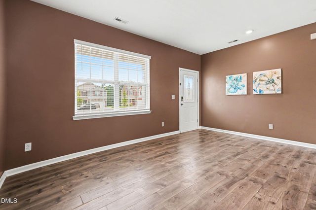 480 N Great White Way, Clayton, NC 27527