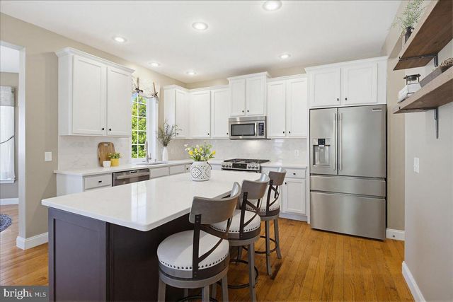1400 PICKET DR, Lancaster, PA 17601