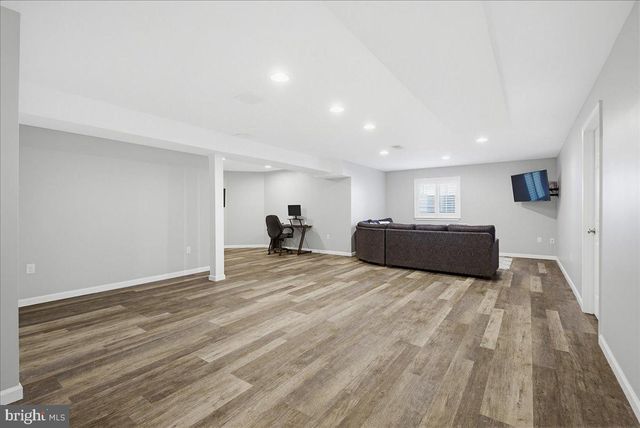 1400 PICKET DR, Lancaster, PA 17601