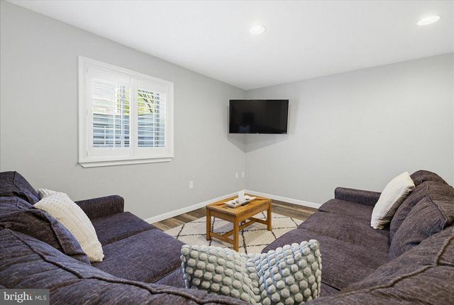 1400 PICKET DR, Lancaster, PA 17601