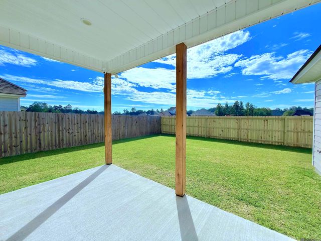 10462 Highcrest Dr, Denham Springs, LA 70706