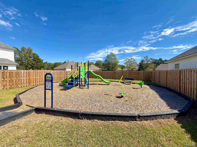 10462 Highcrest Dr, Denham Springs, LA 70706