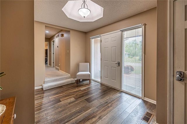 1804 S Nicklaus Drive, Clinton, MO 64735