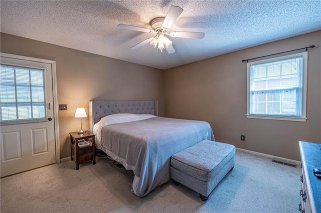 1804 S Nicklaus Drive, Clinton, MO 64735