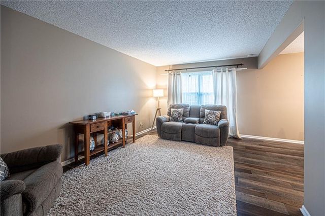 1804 S Nicklaus Drive, Clinton, MO 64735