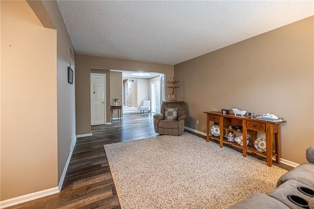 1804 S Nicklaus Drive, Clinton, MO 64735