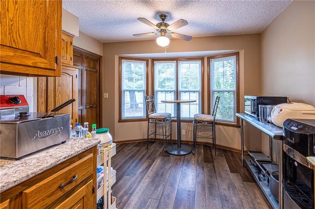 1804 S Nicklaus Drive, Clinton, MO 64735