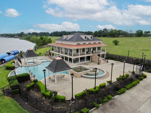 12590 Saint Louis Court, Willis, TX 77318