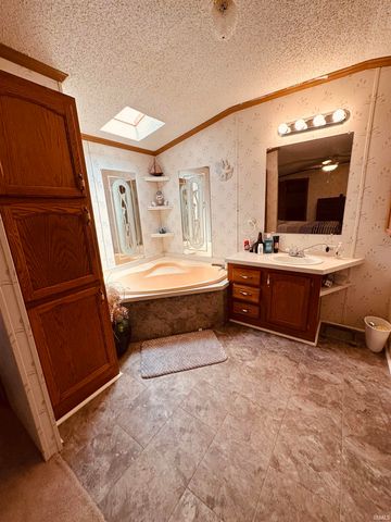 11102 N Landings Road, Monticello, IN 47960