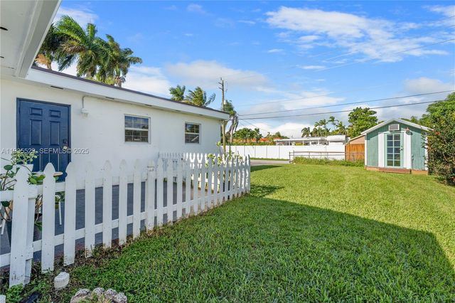 232 SE 6th St, Dania Beach, FL 33004