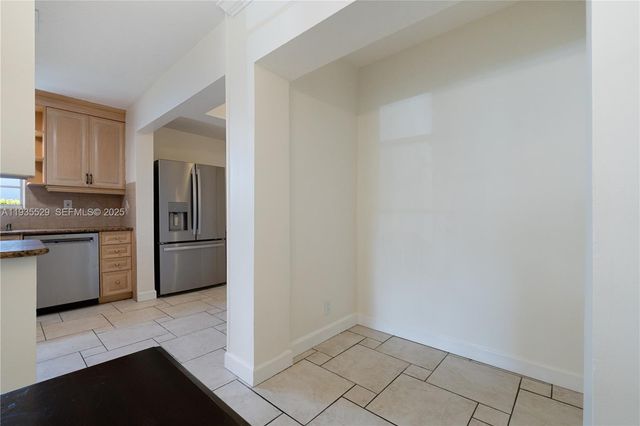 232 SE 6th St, Dania Beach, FL 33004