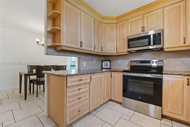 232 SE 6th St, Dania Beach, FL 33004