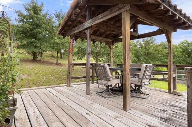 411 Kaanapali LN, Bastrop, TX 78602
