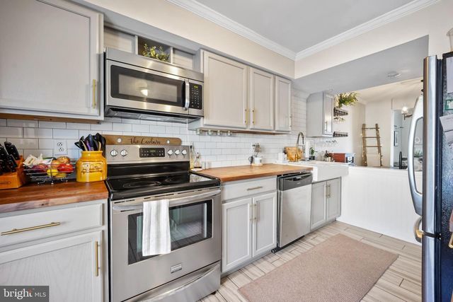 25 APPLEY CT, Cherry Hill, NJ 08002