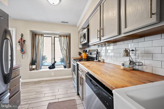 25 APPLEY CT, Cherry Hill, NJ 08002