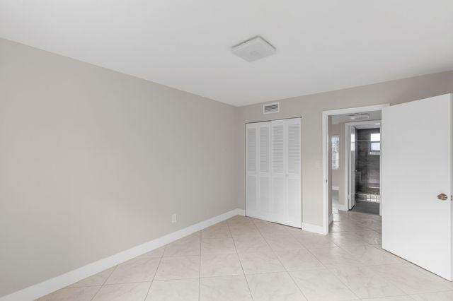 4141 NW 44th Avenue 224, Lauderdale Lakes, FL 33319