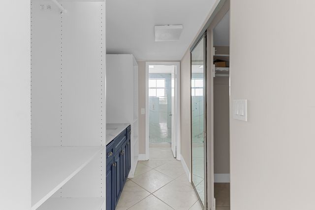 4141 NW 44th Avenue 224, Lauderdale Lakes, FL 33319