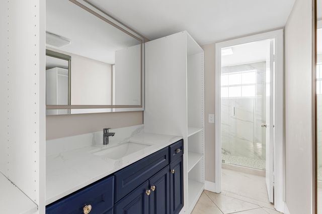 4141 NW 44th Avenue 224, Lauderdale Lakes, FL 33319