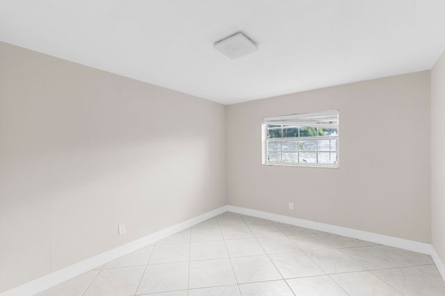 4141 NW 44th Avenue 224, Lauderdale Lakes, FL 33319