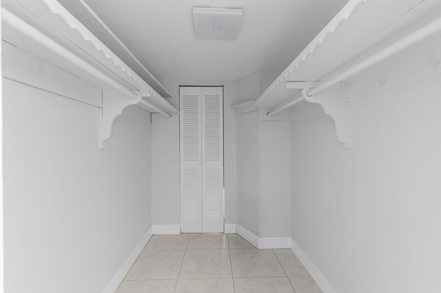 4141 NW 44th Avenue 224, Lauderdale Lakes, FL 33319