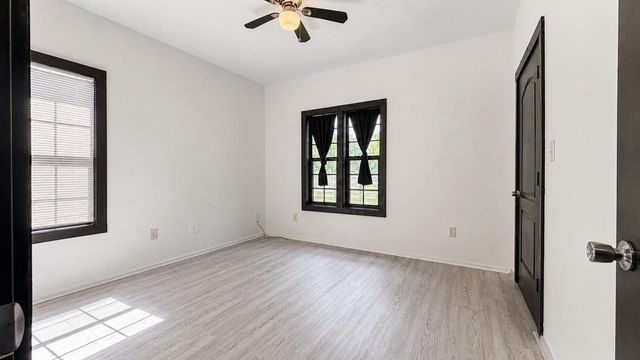 11611 Walraven Drive, Houston, TX 77336