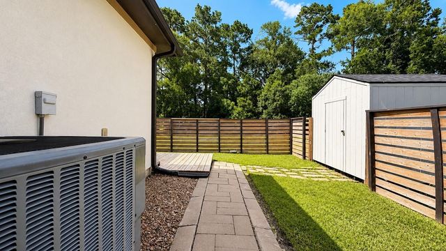11611 Walraven Drive, Houston, TX 77336
