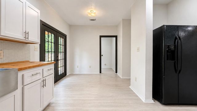 11611 Walraven Drive, Houston, TX 77336