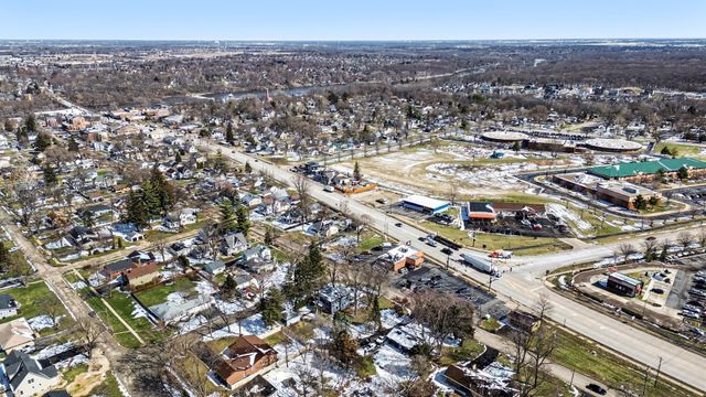 1001 S Main Street, Yorkville, IL 60560