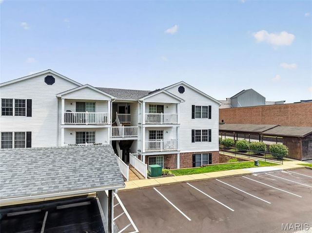 2562 Coppergate Square Drive F, St Louis, MO 63129