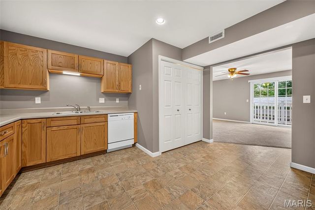 2562 Coppergate Square Drive F, St Louis, MO 63129