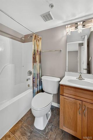2562 Coppergate Square Drive F, St Louis, MO 63129