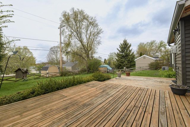 W271N2563 Pear Tree LANE, Pewaukee, WI 53072