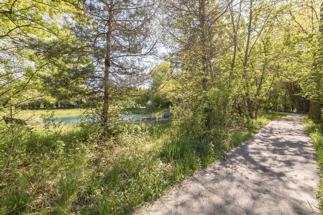 W271N2563 Pear Tree LANE, Pewaukee, WI 53072