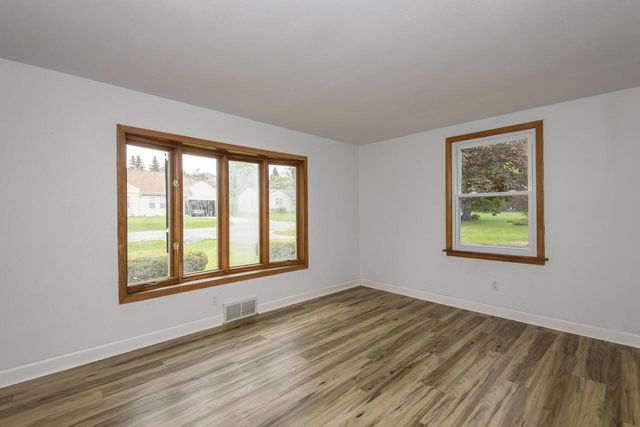 W271N2563 Pear Tree LANE, Pewaukee, WI 53072